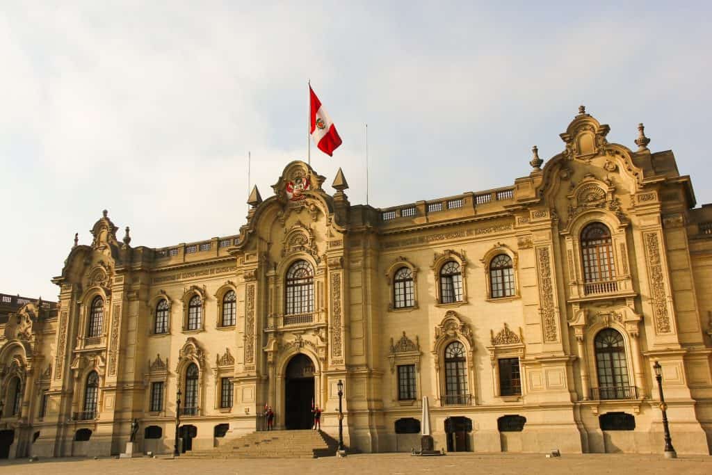 El Congreso del Perú y la Ley que establece el control previo de fusiones