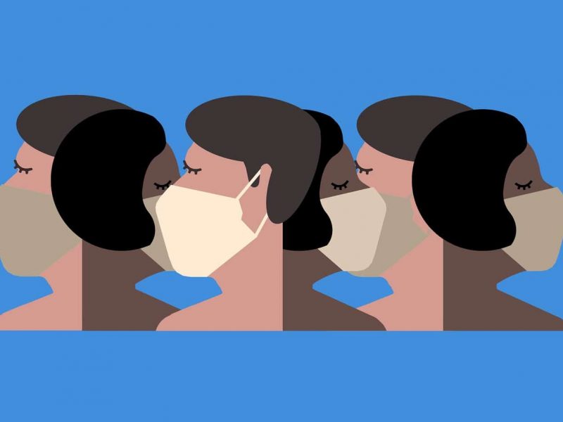 Mujeres usando mascarilla